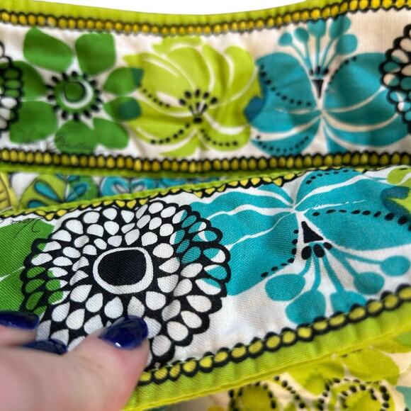 Vera Bradley Magnetic Closure Tote in Totes Limes Up Short handle large tote - Picture 4 of 5